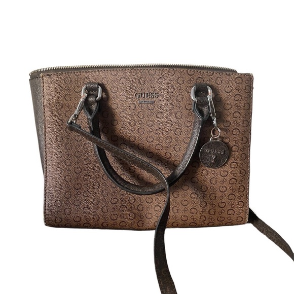 Guess crossbody/ shoulder bag.